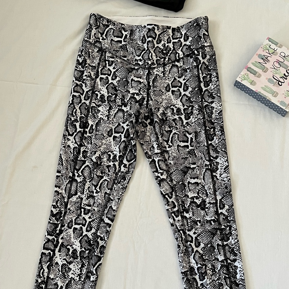 dip Athletic Leggings